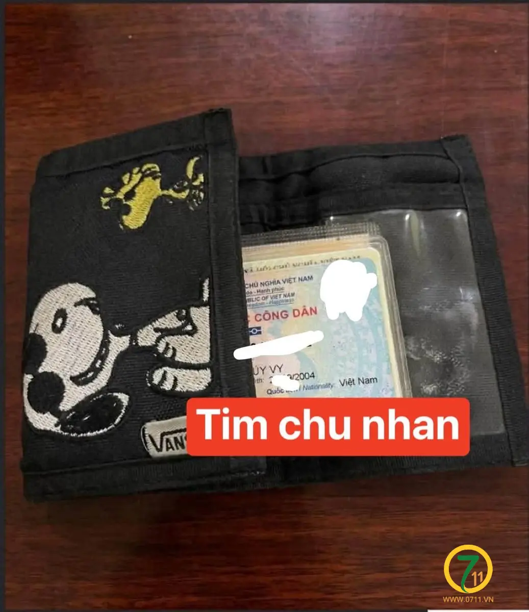 Nhặt được ví của bạn Vy 2004 tại HCM