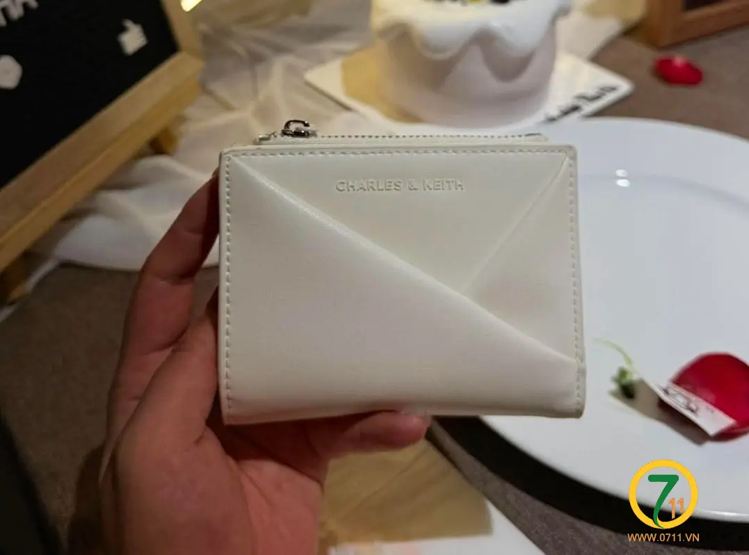 📌 rơi ví tại Hà Nội tên Trần Thị Thu Hà 2000