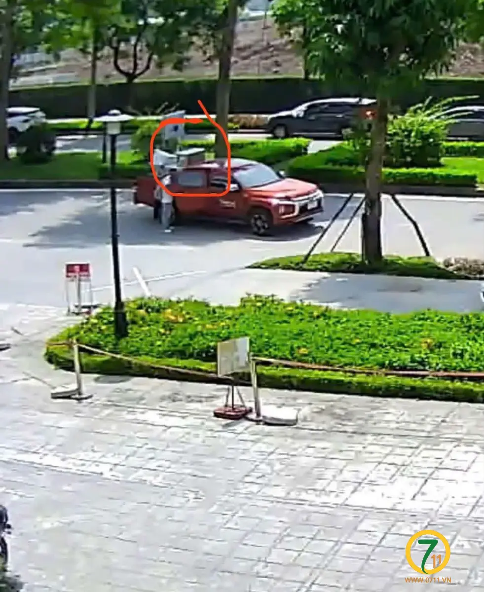 📌rơi kiện hàng y tế tại Hà Nội